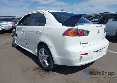 2015 Mitsubishi Lancer Es z USA, uszkodzony, nr VIN JA32U2FU9FU014918